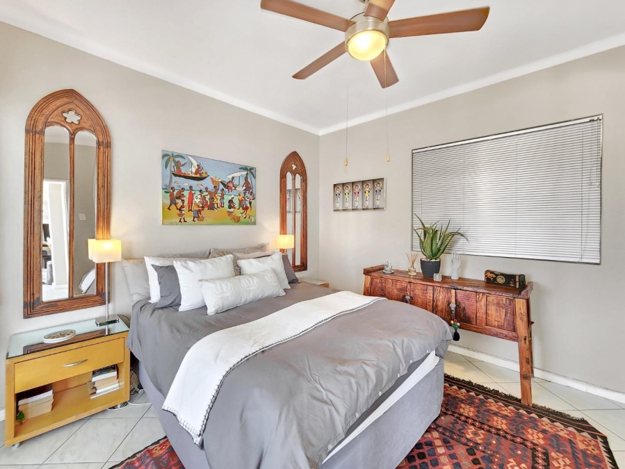 2 Bedroom Property for Sale in Sea Point Western Cape